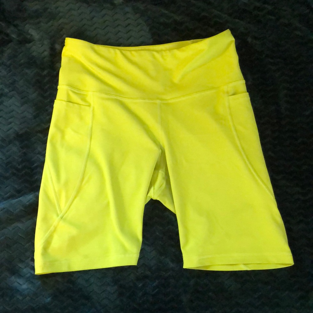Old Navy Active Wear- (L) Neon Yellow Biker Short with Pockets